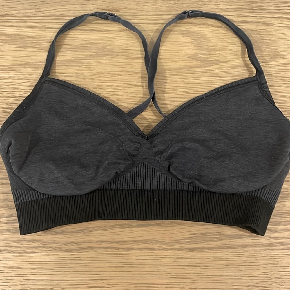 Lululemon sports bra, size 6